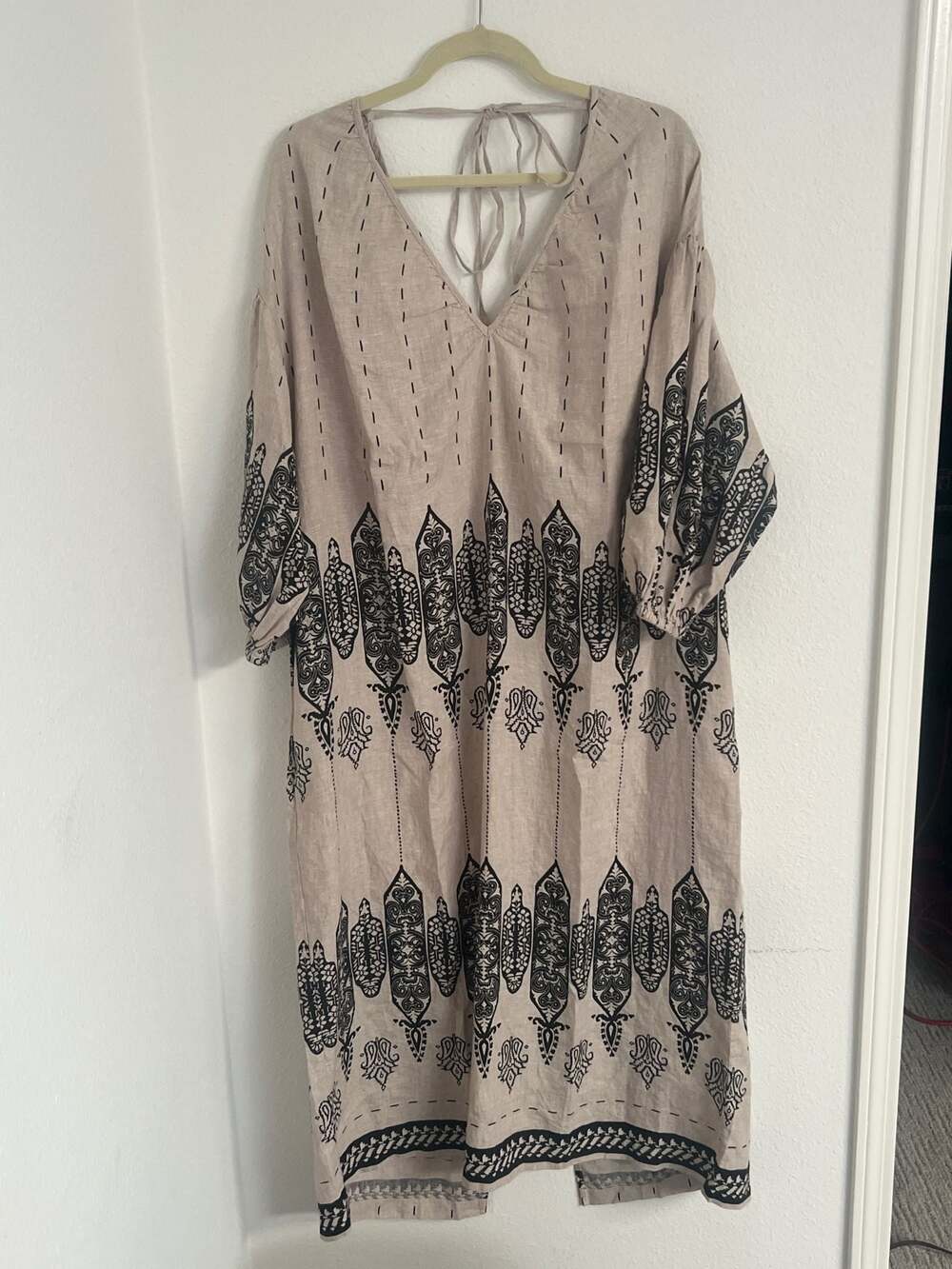 Banana Republic Embroidered Linen V-Neck Dress